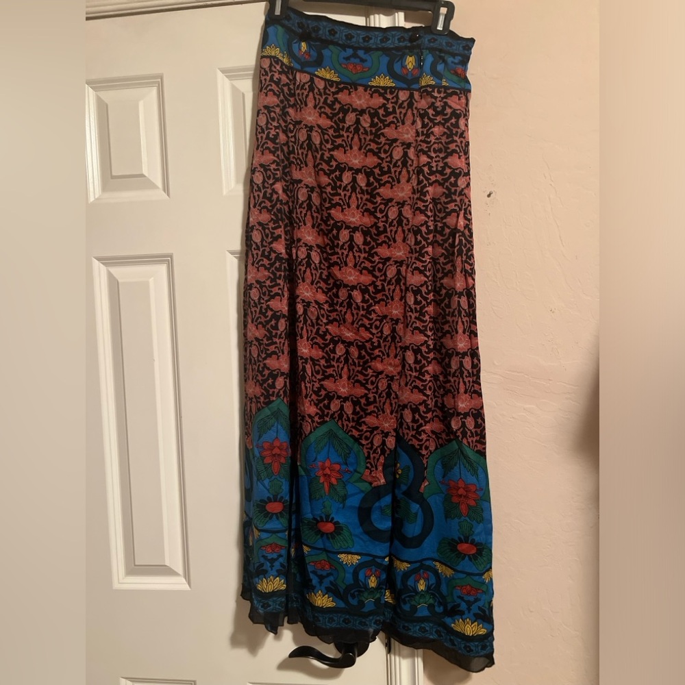 Anna Sui patterned maxi skit with two slits. From Anthropologie size 2